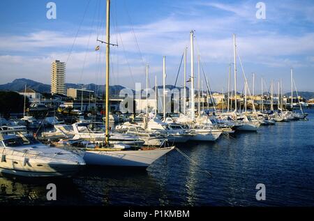 Puerto de Mazarrón: sportif Port. Stockfoto