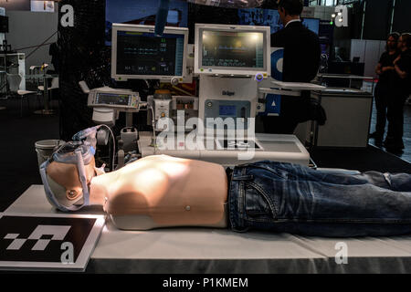 Hannover, Deutschland. 12 Juni, 2018. Sie gilt als Barometer für aktuelle Trends und ein Maß für den Stand der Technik in der Informationstechnologie. Credit: PACIFIC PRESS/Alamy leben Nachrichten Stockfoto