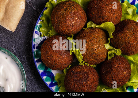 Klassische falafel auf der Platte. Ansicht von oben, kopieren. Stockfoto