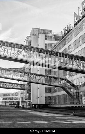 Van Nelle Fabrik, UNESCO-Weltkulturerbe. Die ehemalige Van Nelle Fabrik auf dem Fluss Schie in Rotterdam in den Niederlanden. Symbol des neuen Objek Stockfoto