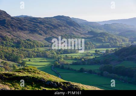 Eskdale valley von hardknott Fort bei Sonnenuntergang, Lake District, Cumbria, England Stockfoto