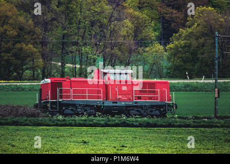 Westerstetten eingesetzt, Deutschland - Mai 1, 2018: DB Diesellokomotive Baureihe 212 der Deutschen Bahn AG, die Deutsche Bahn. Seriennummer 212 317-2. Stockfoto