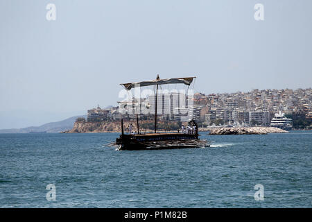 Olympias ist ein Wiederaufbau eines alten athenischen Trireme und ein wichtiges Beispiel für experimentelle Archäologie. Es ist auch eine in Auftrag gegebene Schiff in Th Stockfoto