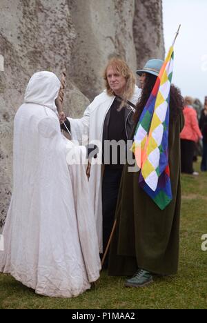 Frühjahrs-tagundnachtgleiche ist in Stonehenge, Wiltshire 20/03/2016 gefeiert. Stockfoto