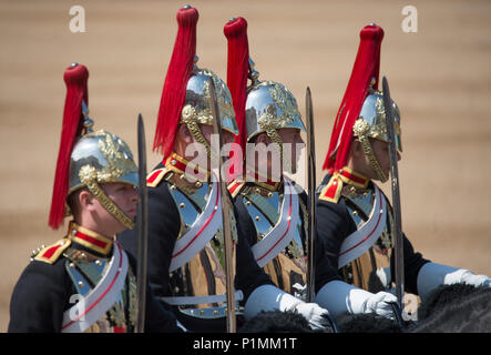 Vom 9. Juni 2018, London, UK. Die Farbe der Preisverleihung in Horse Guards Parade, die Königinnen Geburtstag Parade. Credit: Malcolm Park/Alamy Stockfoto