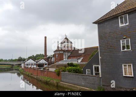 Fluss Ouse und Harveys Brauerei, Lewes, East Sussex, England, Großbritannien Stockfoto