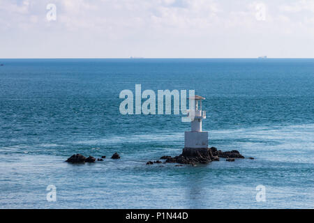 Leuchtturm im Meer, Lichter von Leuchtturm können Sie die Richtung des mariner zu erzählen. Stockfoto