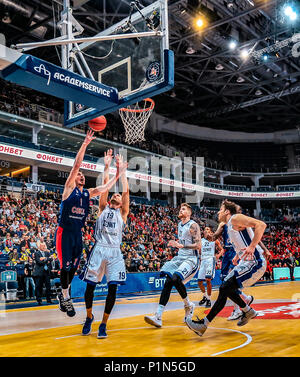 Moskau, Moskau, Russland. 8. Juni 2018. Nando de Colo von CSKA Moskau in Aktion gegen Zenit St. Petersburg im Halbfinale des VTB Final Four Finale zwischen ZSKA Moskau und Zenit St. Petersburg. CSKA gewann 84-67 an die Endrunde voraus. Credit: Nicholas Müller/SOPA Images/ZUMA Draht/Alamy leben Nachrichten Stockfoto