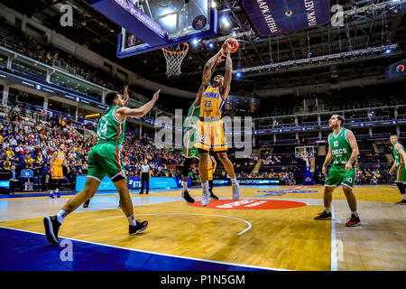 Moskau, Moskau, Russland. 8. Juni 2018. Malcolm Thomas von Moskau Chimki in Aktion gegen Unics Kazan an der VTB abschließenden Vier Halbfinale. Moskau Chimki besiegt UNICS Kazan 76-71 im Halbfinale Spiel. Credit: Nicholas Müller/SOPA Images/ZUMA Draht/Alamy leben Nachrichten Stockfoto