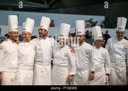 Turin, Piemont, Italien. 12 Juni, 2018. Turin, Italy-June 12, 2018: Verleihung des "Bocuse d'Or"-Wettbewerb, der weltweit bekanntesten internationalen Kochwettbewerb in Turin. 20 internationale Köche Gesicht weg einen Platz im Januar World Final in Lyon Credit: Stefano Guidi/ZUMA Draht/Alamy Leben Nachrichten zu gewinnen Stockfoto