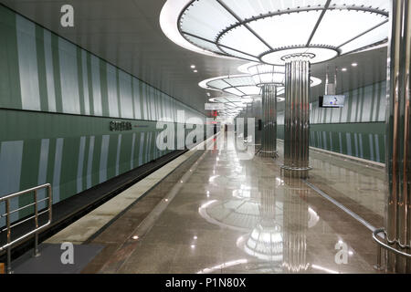 Nischni Nowgorod, Russland. 12 Juni, 2018. Die Plattform von der Metrostation 'trelka'', und am Vorabend der Wm in der Nähe des Stadions in der Nähe von Nischni Nowgorod eröffnet eine neue U-Bahn Station 'trelka 'Credit: Aleksey Fokin/SOPA Images/ZUMA Draht/Alamy leben Nachrichten Stockfoto