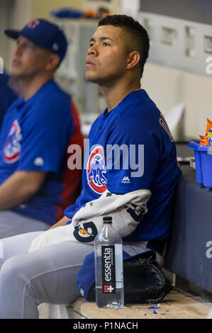 Milwaukee, WI, USA. 11 Juni, 2018. Chicago Cubs, die Krug Jose Quintana #62 im Dugout während der Major League Baseball Spiel zwischen den Milwaukee Brewers und die Chicago Cubs am Miller Park in Milwaukee, WI. John Fisher/CSM/Alamy leben Nachrichten Stockfoto