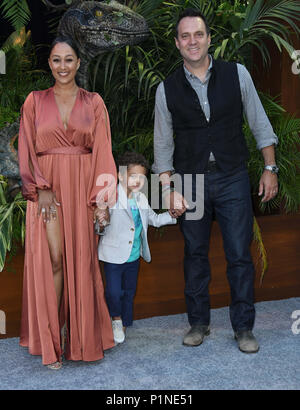 Los Angeles, CA, USA. 12 Juni, 2018. 12. Juni 2018 - Los Angeles, Kalifornien - Tamera Mowry-Housley, Aden Housley, Adam Housley. ''Jurassic Welt: Gefallene Königreich" Los Angeles Premiere statt an der Walt Disney Concert Hall. Photo Credit: Birdie Thompson/AdMedia Credit: Birdie Thompson/AdMedia/ZUMA Draht/Alamy leben Nachrichten Stockfoto