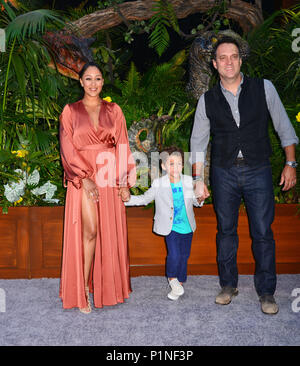 Los Angeles, Kalifornien, USA. 12 Juni, 2018. Tamera Mowry-Housley, Aden Housley, Adam Housley 071 besucht die Premiere von Universal Pictures und Amblin Entertainment's 'Jurassic Welt: Gefallene Königreich" am 12. Juni 2018 in Los Angeles, Kalifornien Quelle: Tsuni/USA/Alamy leben Nachrichten Stockfoto