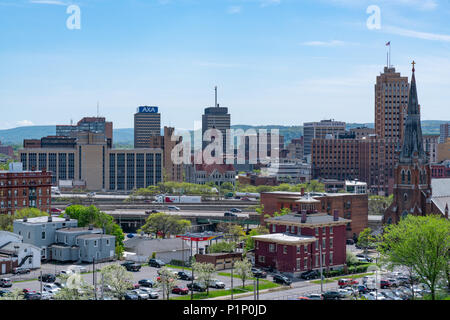 SYRACUSE, NY - 14. MAI 2018: Tagsüber Skyline von Syracuse, New York Stockfoto