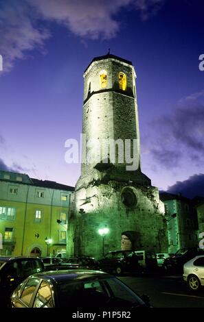 Puigcerdà (Capital de la Cerdanya); Torre campanario restos de gótica Iglesia de Santa María. Stockfoto