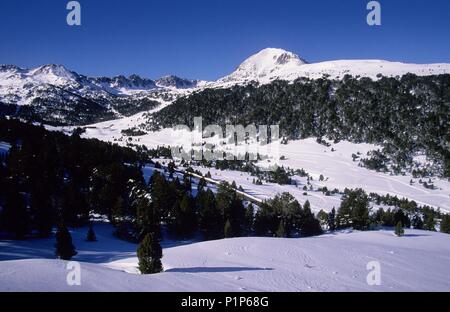 Paisaje nevado y eine Estación de Ski de Grau Roig. Stockfoto