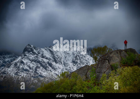 Juni Wetter in der Lofoten, Norwegen Stockfoto