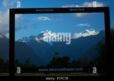 Mt Tasman, Aoraki/Mt Cook, von West Coast, South Island, Neuseeland gesehen Stockfoto