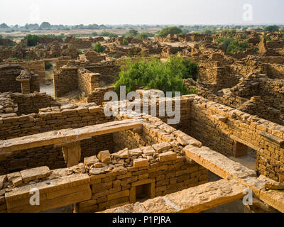 Verlassenes Dorf im Bezirk von Jaisalmer Rajasthan. Kuldhara erworbenen Ruf als frequentierte Website; Jiyai, Rajasthan, Indien Stockfoto