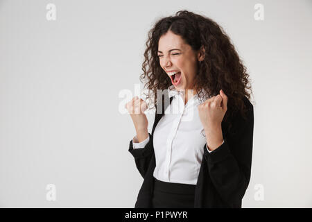 Porträt eines wütenden jungen Geschäftsfrau auf weißem Hintergrund schreien Stockfoto