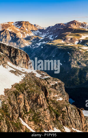 Blick von der Beartooth Highway; Cody, Wyoming, Vereinigte Staaten von Amerika Stockfoto