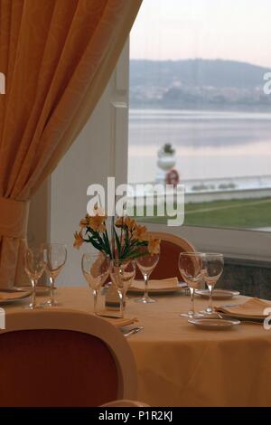 A Toxa/La Toja; Restaurante del'Gran Hotel La Toja'; Comedor con vistas. Stockfoto