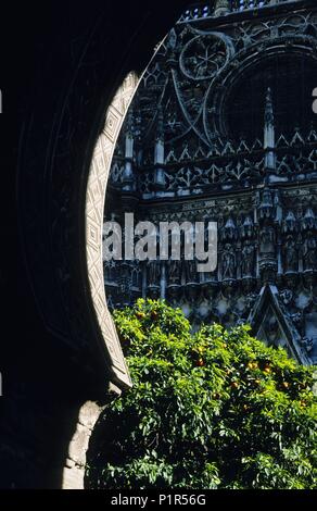 Kathedrale, 'Perdón" (Verzeihung) Tor, des 'La Marina' (Orange Bäume). Stockfoto