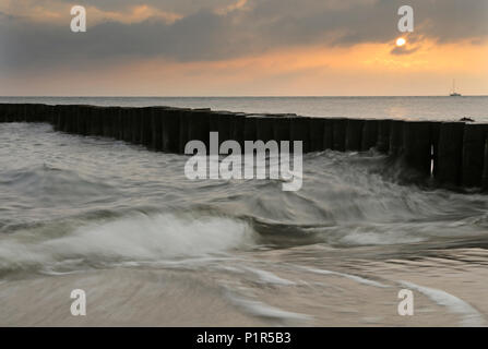 Kühlungsborn, Deutschland, Sonnenaufgang über der Ostsee Stockfoto