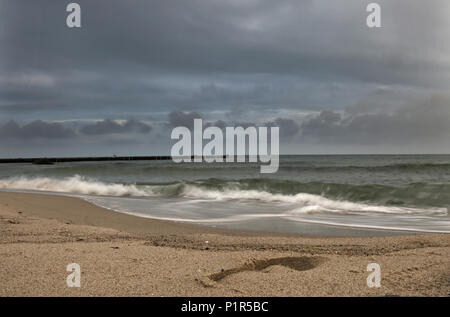 Kühlungsborn, Deutschland, Blick auf die Ostsee durch Wind und Regen Stockfoto