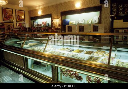 Spanien - ARAGON - Jacetania (Kreis) - huesca. Jaca; pastelería Frente a la Catedral. Stockfoto