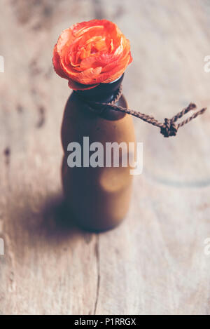 Rose Blume in der Vase auf Liebe Konzept Stockfoto