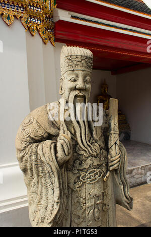 Bangkok, Thailand - Januar 2014: Chinesische guardian stone Statue in Wat Pho Tempel in Bangkok, Thailand Stockfoto