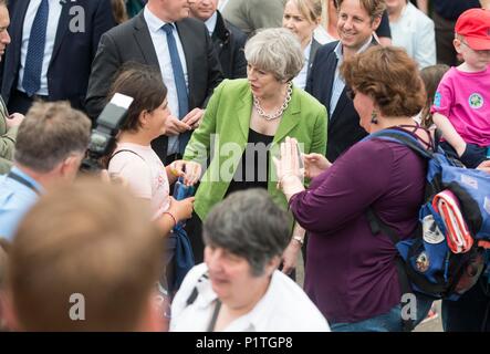 PM Theresa May besucht die Badewanne und West am Tag der Eröffnung 31/05/17. Stockfoto