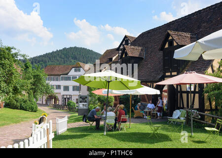 Calw: Stadtteil Hirsau: Ruinen des Klosters St. Peter und St. Paul, Cafe in Deutschland, Baden-Württemberg, Schwarzwald, Schwarzwald Stockfoto