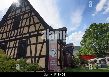 Calw: Stadtteil Hirsau: Ruinen des Klosters St. Peter und St. Paul, Cafe in Deutschland, Baden-Württemberg, Schwarzwald, Schwarzwald Stockfoto