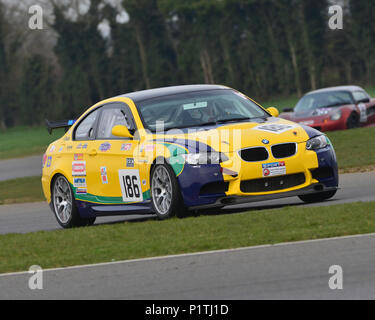 Jeremy Cooke, Mike Dowd, BMW M3 GT4, Offene Serie, CSCC, Snetterton Rennstrecke, Snetterton, Norfolk, England, Samstag, 7. April 2018. Klassi Stockfoto