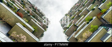 Mailand - 30. März: Bosco Verticale (vertikale Wald) ist ein paar Wohntürme in Mailand, Italien, 30. März 2018. Die Gebäude haben ein ausgezeichnet. Stockfoto