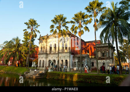 Der Baro Sardar Bari in Sonargaon. Es ist eines der schönsten Beispiele einer Wohnanlage der Kolonialzeit, erbaut auf den Ruinen einer früheren Musli Stockfoto