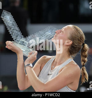 Petra Kvitova der tschechischen Republik nach ihren drei - Sieg gegen Kiki Bertens der Niederlande in der Endrunde der Frauen während der Tag acht der Mutua Madrid Open Tennisturnier auf dem Caja Magica in Madrid, Spanien. Mit: Petra Kvitova Wo: Madrid, Gemeinschaft von Madrid, Spanien Wann: 12. Mai 2018 Credit: Oscar Gonzalez/WENN.com Stockfoto