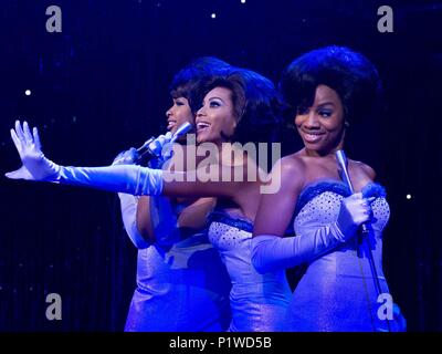 Original Film Titel: DREAMGIRLS. Englischer Titel: DREAMGIRLS. Regisseur: Bill Condon. Jahr: 2006. Stars: Jennifer Hudson, ANIKA NONI ROSE; Beyonce Knowles. Quelle: DREAMWORKS / Paramount Pictures/JAMES, David/Album Stockfoto