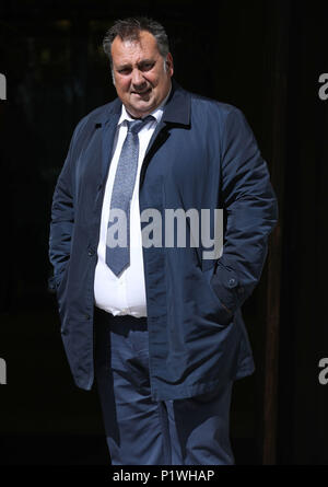 Ehemalige Pimlico Klempner Mitarbeiter Gary Smith an der britischen Supreme Court, Parliament Square, London, nach dem Urteil im Fall Klempner Verträge, was gesagt wird, "enorme Konsequenzen für die gig Wirtschaft. Stockfoto