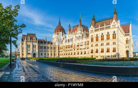 Die Budapester Parlament Gebäude ist der drittgrößte Parlamentsgebäude der Welt. Stockfoto