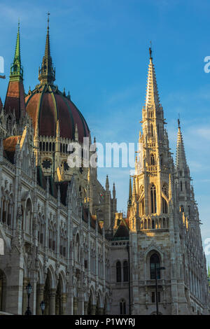 Die Budapester Parlament Gebäude ist der drittgrößte Parlamentsgebäude der Welt. Stockfoto