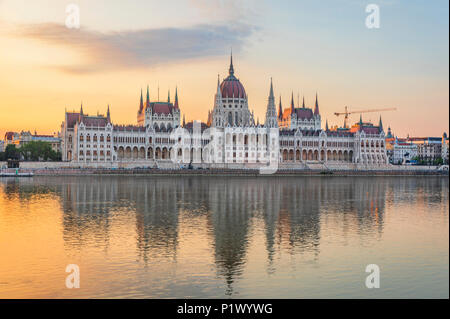 Die Budapester Parlament Gebäude ist der drittgrößte Parlamentsgebäude der Welt. Stockfoto