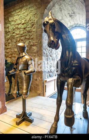 Sammlungen der Royal Armouries einschließlich historischer Waffen und in der White Tower im Tower von London, England, Großbritannien Stockfoto