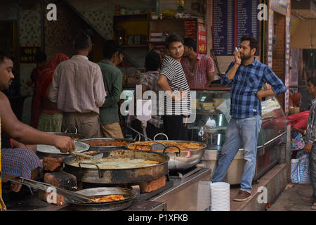 Straßenhändler, Essen in Pushkar, Indien. Stockfoto