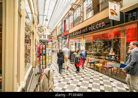 Die Passage Jouffroy im 9th. Arrondissement ist eine der berühmten überdachten Passagen von Paris. Paris, Frankreich Stockfoto