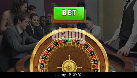 Bet-Taste und Roulette Rad und Menschen in Casino Stockfoto