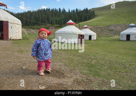 Kasachische Jurten in der Nähe von Sayram See, Xinjiang, China Stockfoto